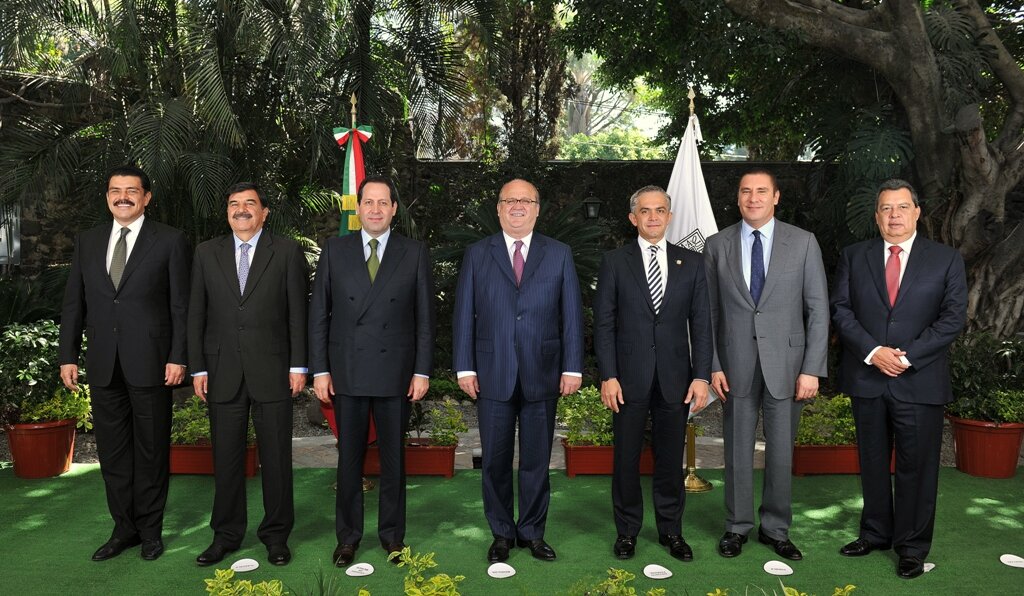 A qué región pertenece Bogotá: una guía completa 41 ¿Quién ejercerá el control político en la región metropolitana?